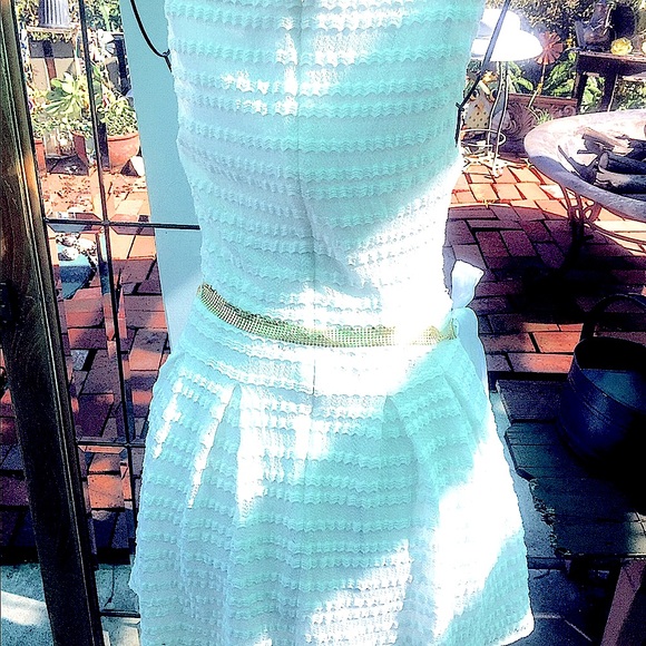 Skater Winter White GUESS Ruffle Tennis Dress Style w 90’s Gold Mesh Belt SZ 4 - Picture 4 of 11